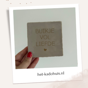 Tegel 'Buikje vol liefde'