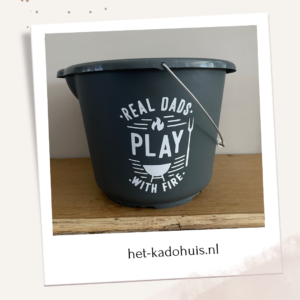 Real dads play with fire - emmer
